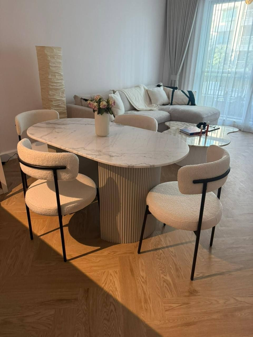 Table Salle a manger + 6 chaises