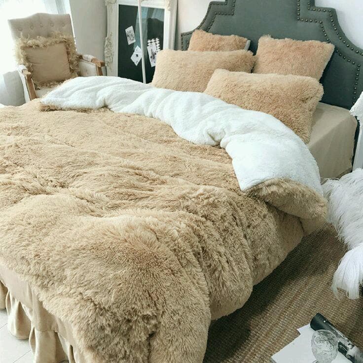Couvre-Lit + 2 Coussins