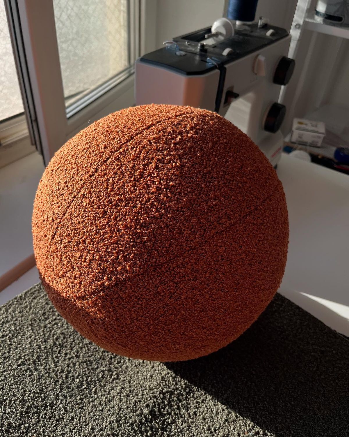 Coussin balle en bouclette