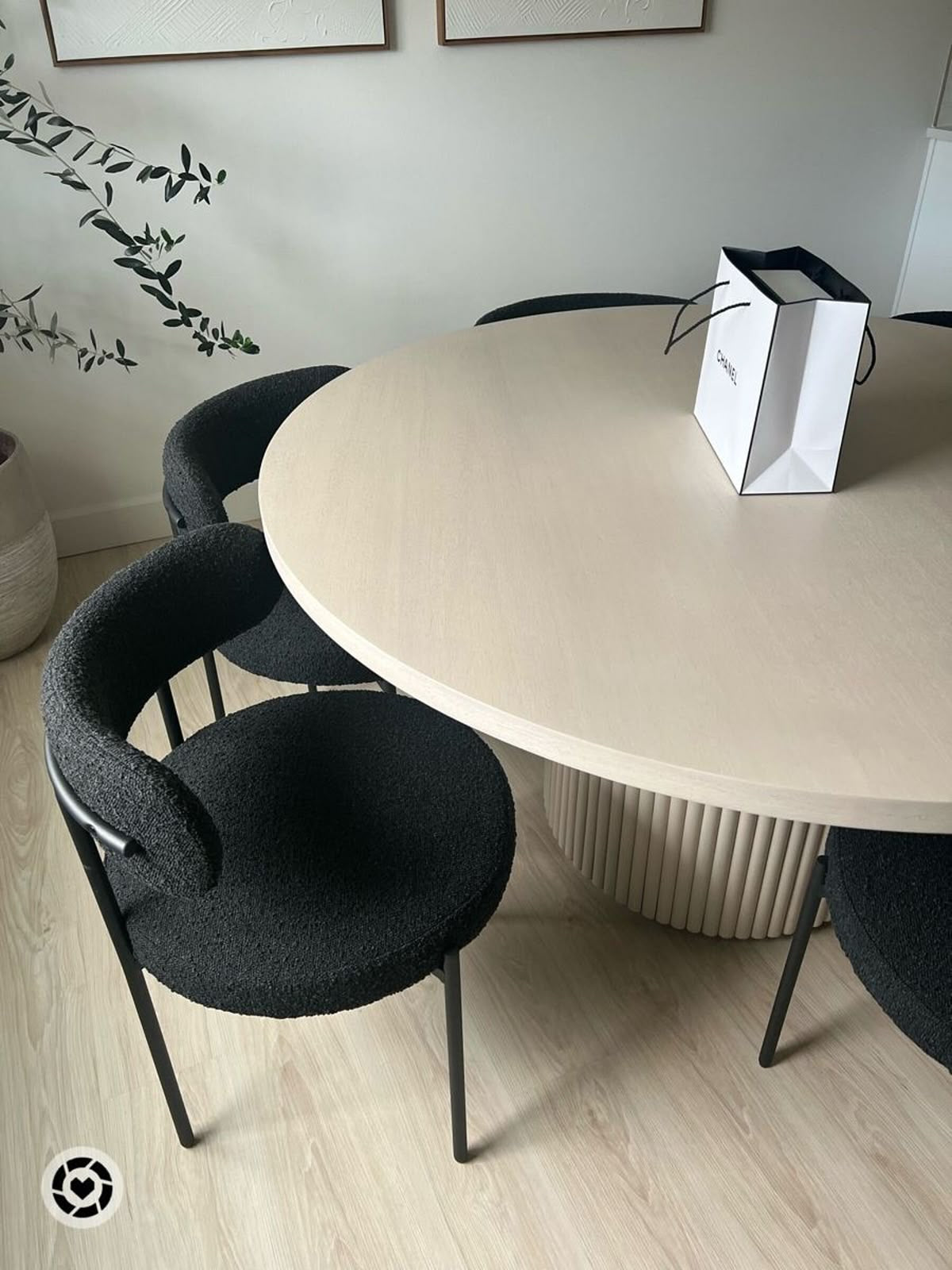 Table salle a manger + 4 chaises