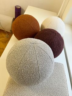 Coussin balle en bouclette