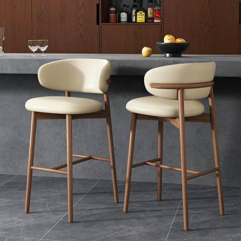 Chaise de bar design en bois massif