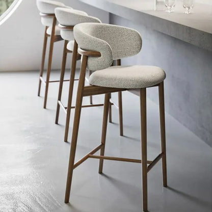 Chaise de bar design en bois massif